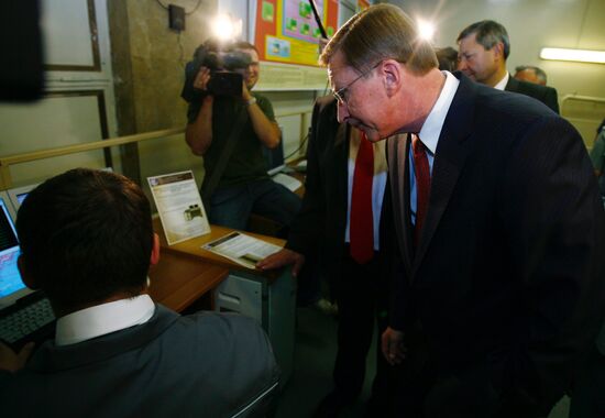 SERGEI IVANOV CHAIRED VISITING MEETING 