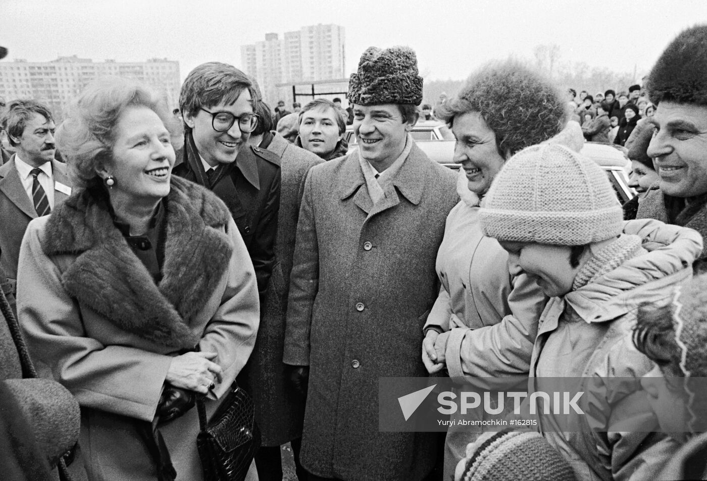 THATCHER VISIT USSR MOSCOW KRYLATSKOYE RESIDENTS