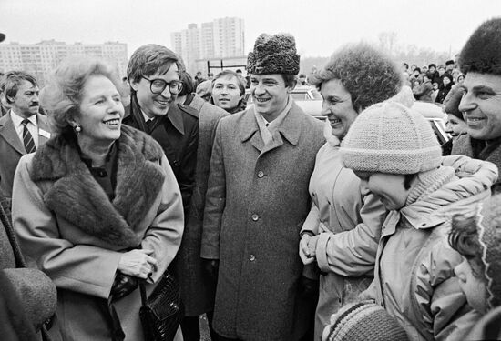 THATCHER VISIT USSR MOSCOW KRYLATSKOYE RESIDENTS