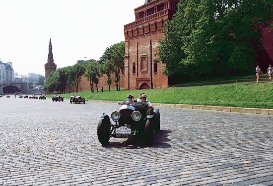 CAR BENTLEY MOTOR RALLY LONDON-MOSCOW