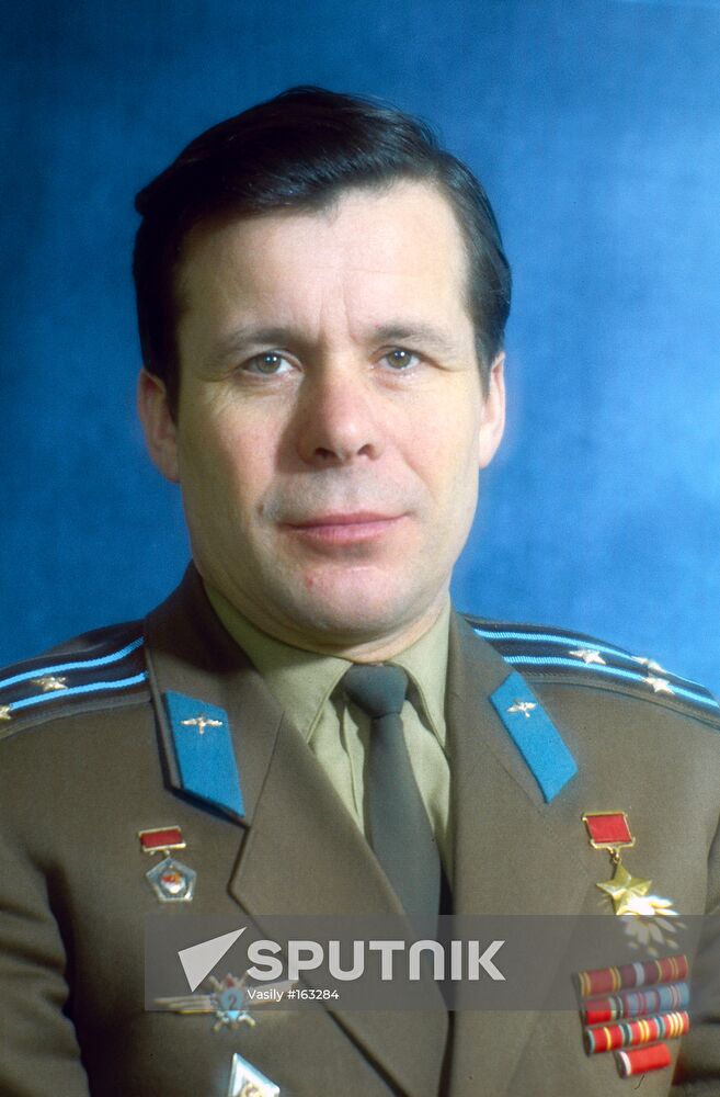 YEVGENY KHRUNOV COSMONAUT