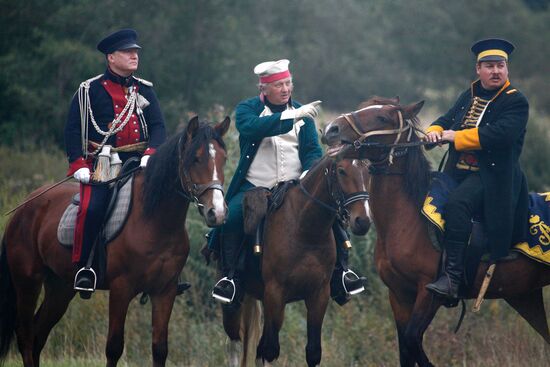 RE-ENACTING BATTLE OF BORODINO 