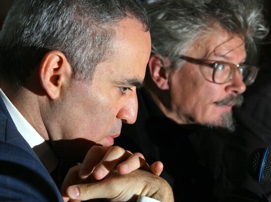 GARRY KASPAROV, EDUARD LIMONOV 