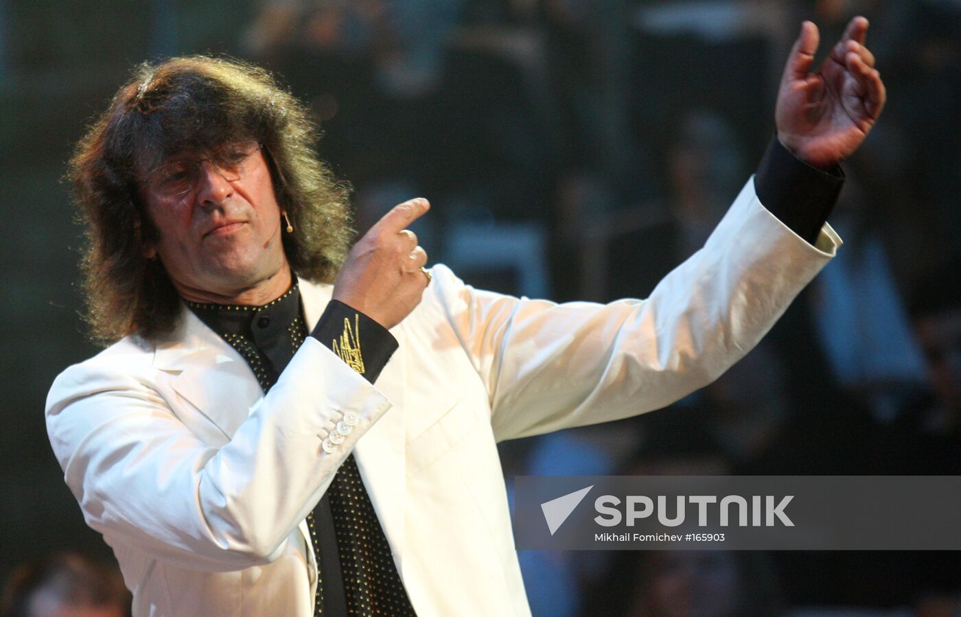SEEING NEW YEAR IN WITH YURY BASHMET