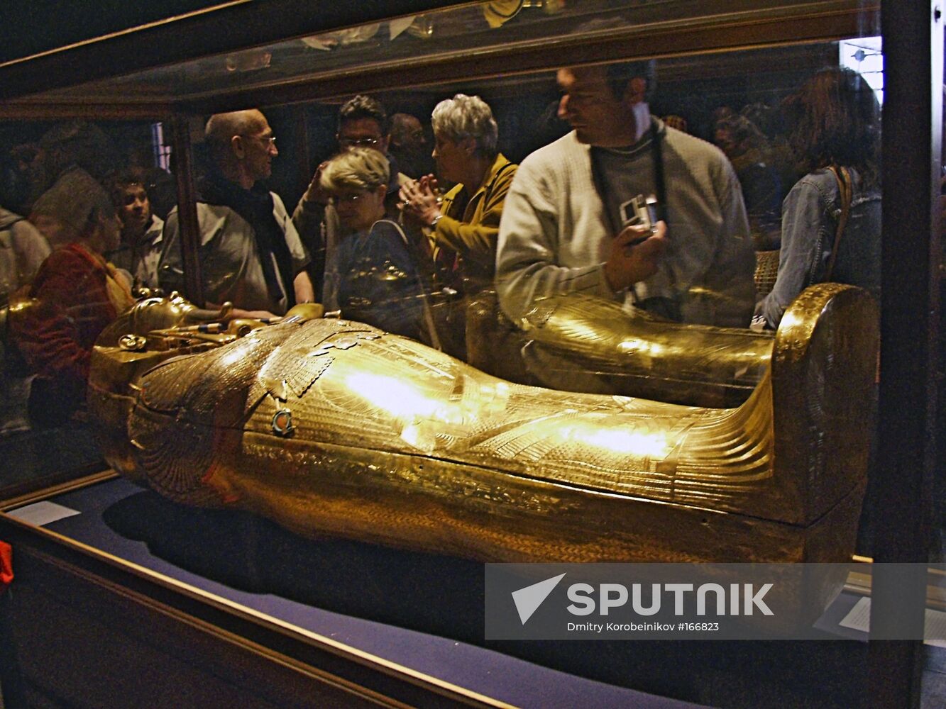 EGYPT CAIRO PHARAOH TUTANKHAMEN SARCOPHAGUS MUSEUM