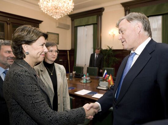 Vladimir Yakunin, Magdalena Alvarez Arsa