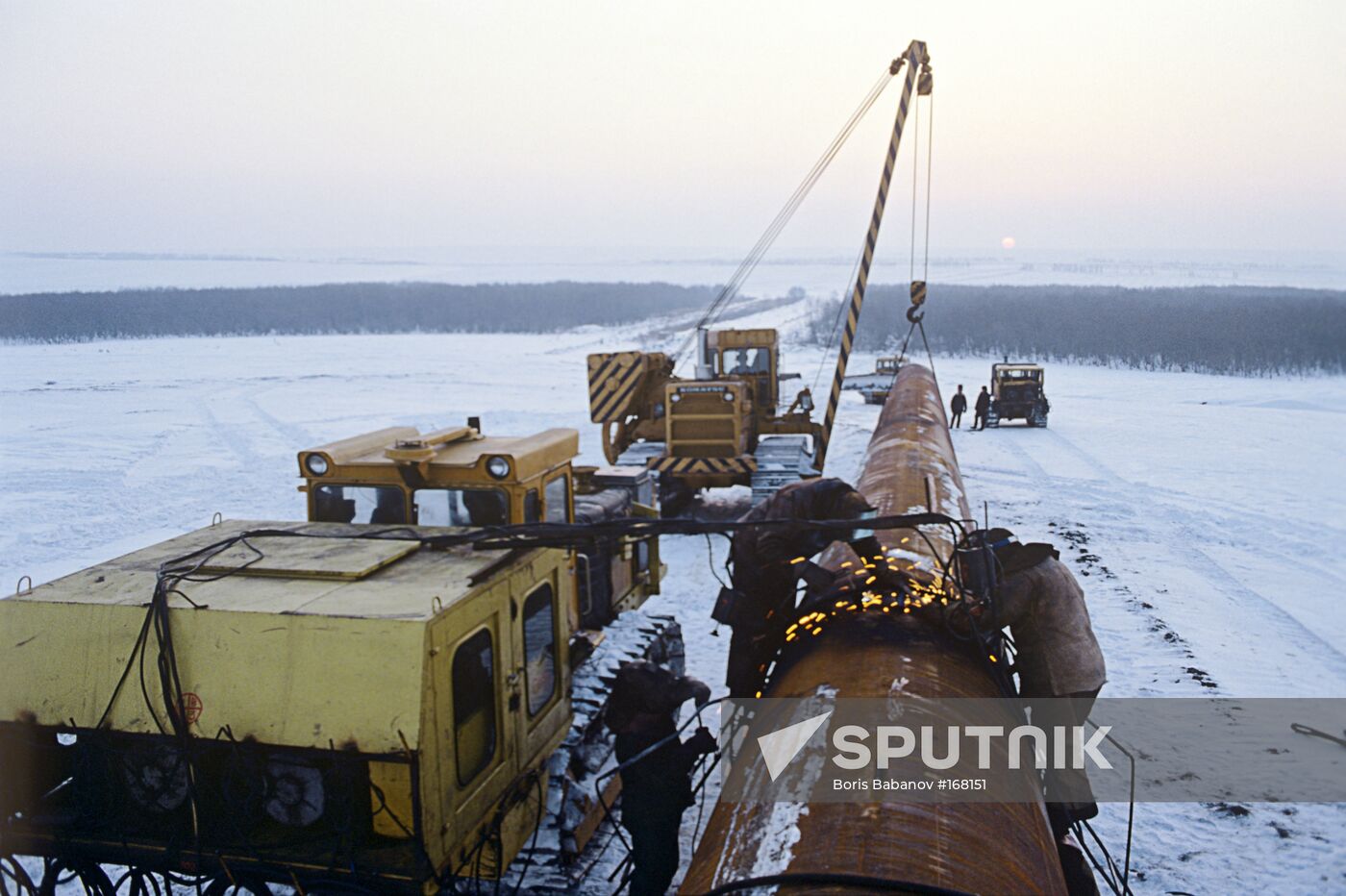 Gas pipeline Urengoi-Uzhgorod construction pipes