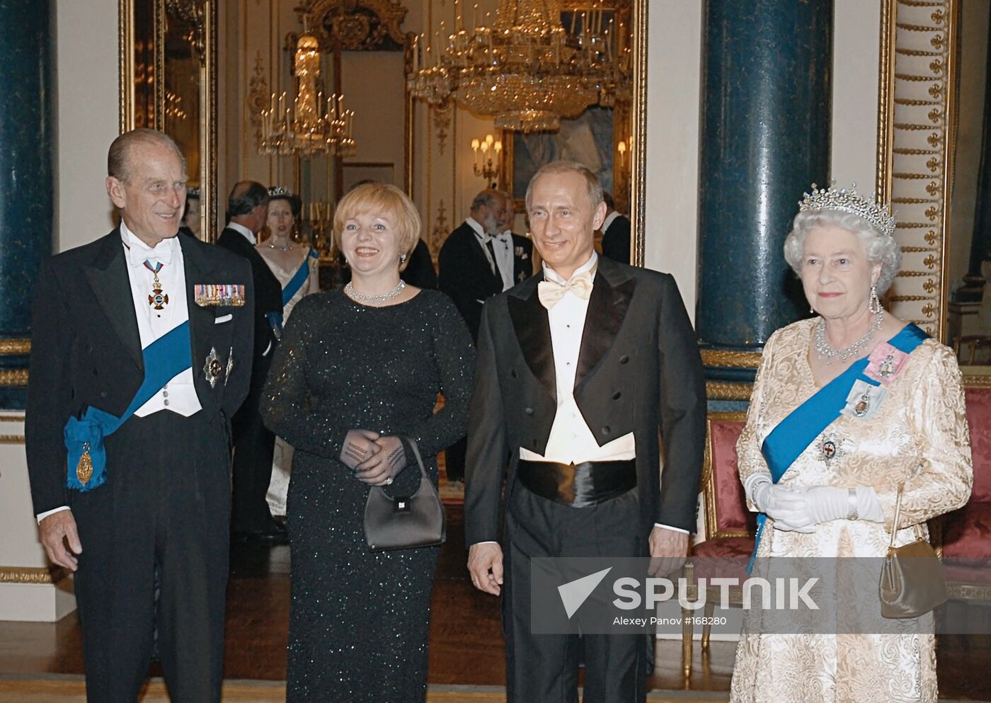 Putin Mrs. Putin Elizabeth II Philip reception Buckingham Palace
