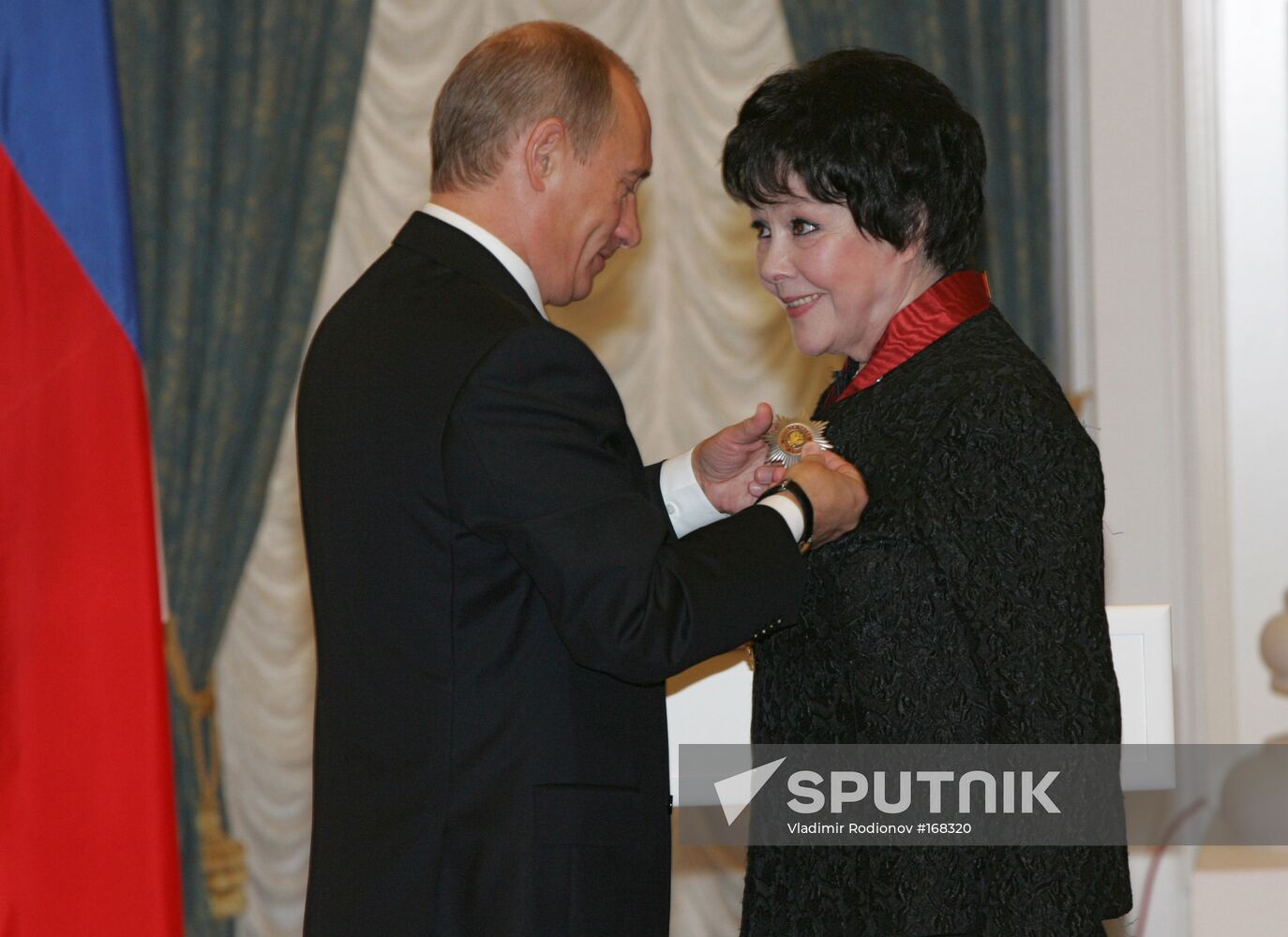 Vladimir Putin, Bella Akhmadulina