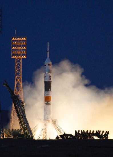 Launch of the Soyuz TMA-11 rocket