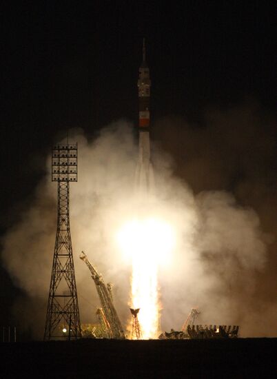 Launch of the Soyuz TMA-11 rocket