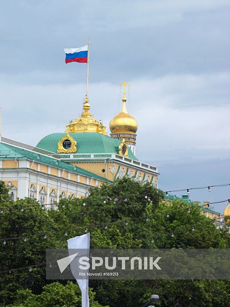 Kremlin Russian flag