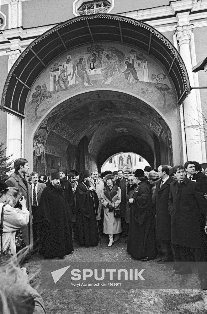 Thatcher visits the USSR and sees the Holy Trinity and St. Sergi