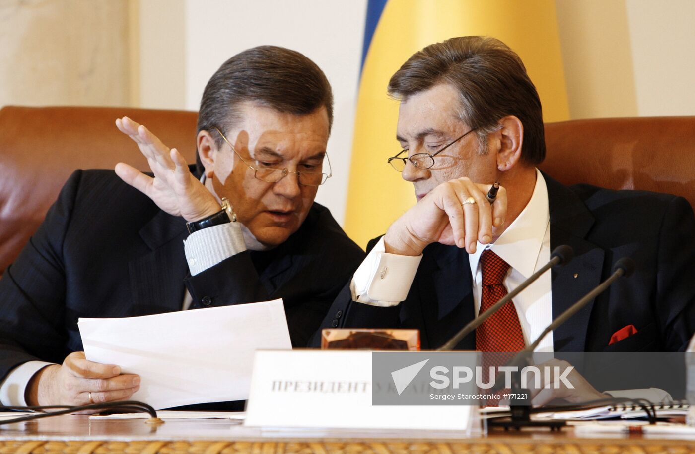 Viktor Yanukovych and Viktor Yushchenko