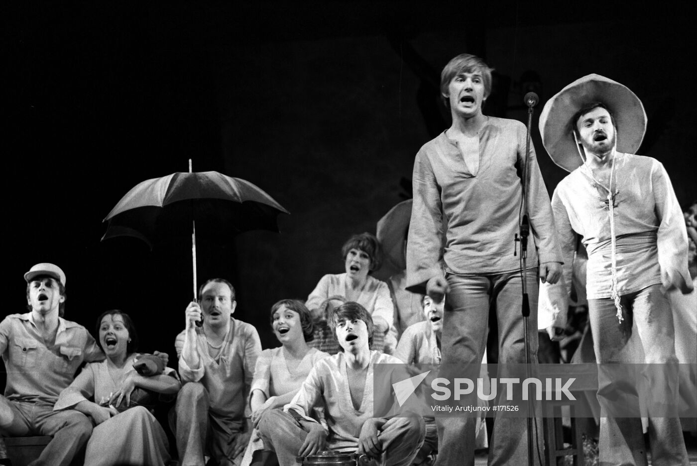 Lenin Komsomol Theater stage production Abdulov