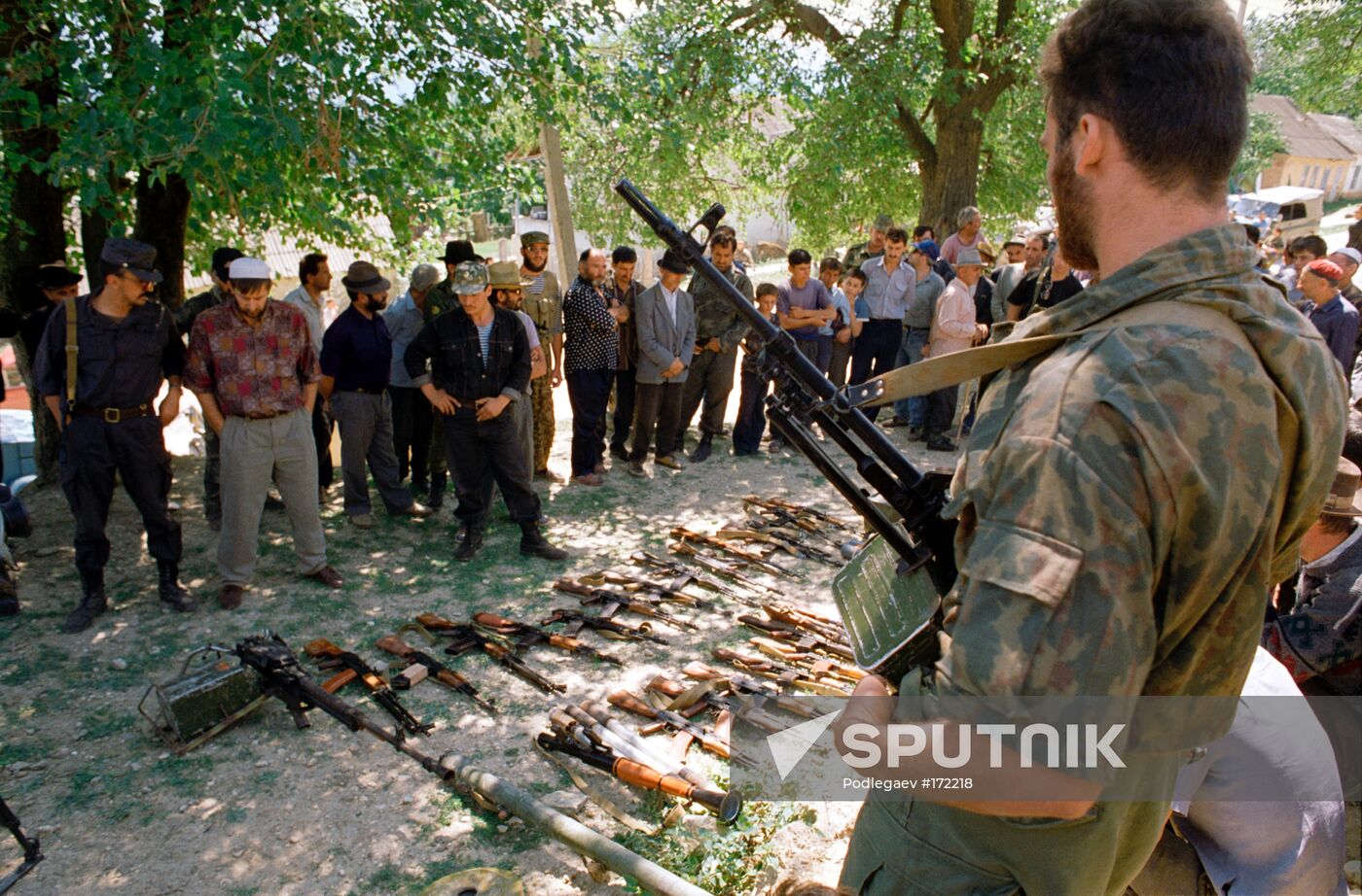 Chechnya militants weapons surrender
