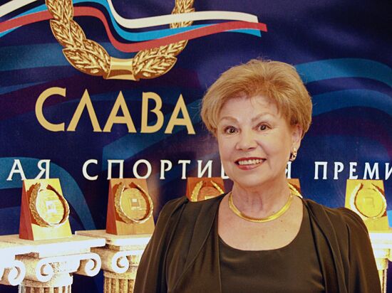 Latynina, gymnast, holder, "Glory prize