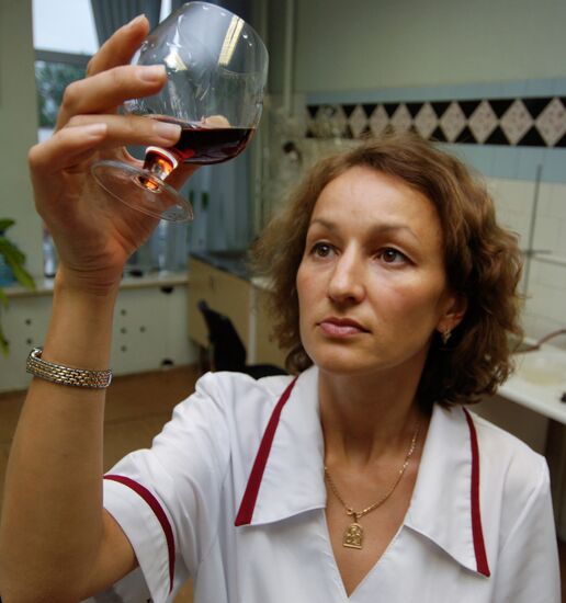 Production process at OAO Alkon alcoholic beverages plant