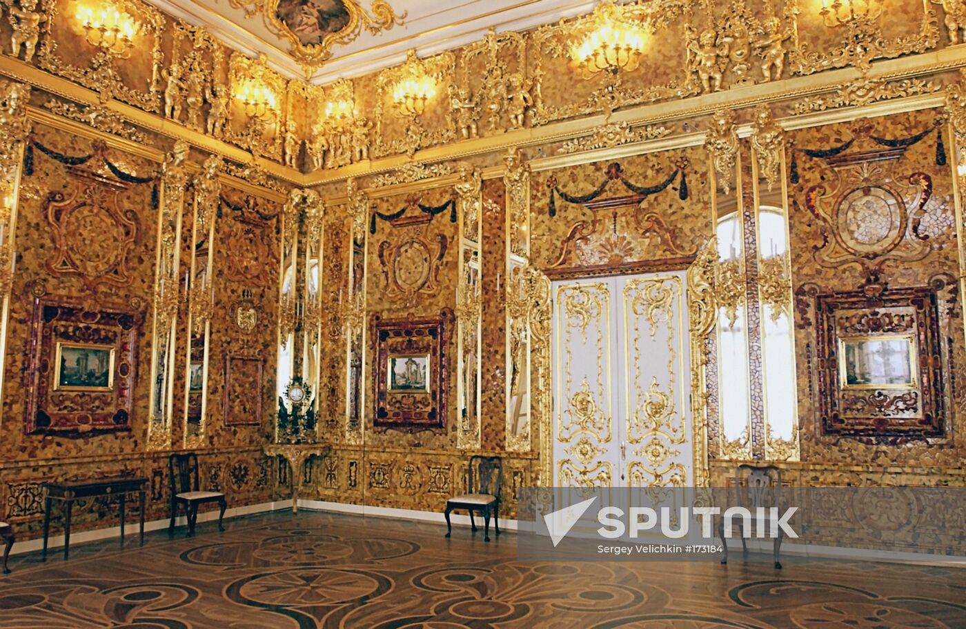 Amber Room in Catherine Palace 