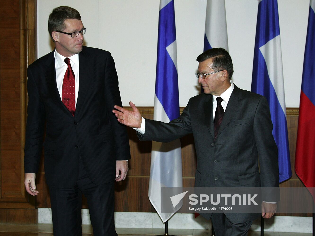 Russian and Finnish prime ministers meet in Moscow