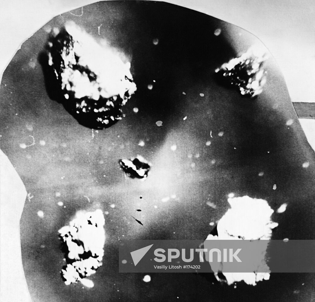 Tunguska meteorite growths diamond graphite
