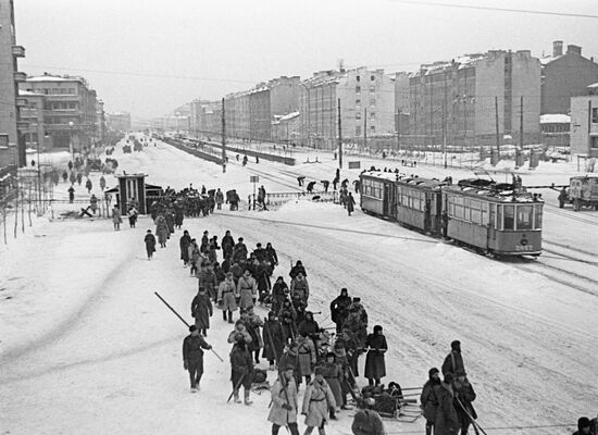 Great Patriotic War Leningrad Moscow Avenue soldiers