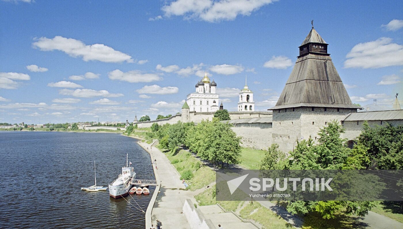 Pskov, the Kremlin, embankment