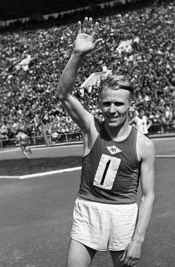 Soviet athlete Vladimir Kuts