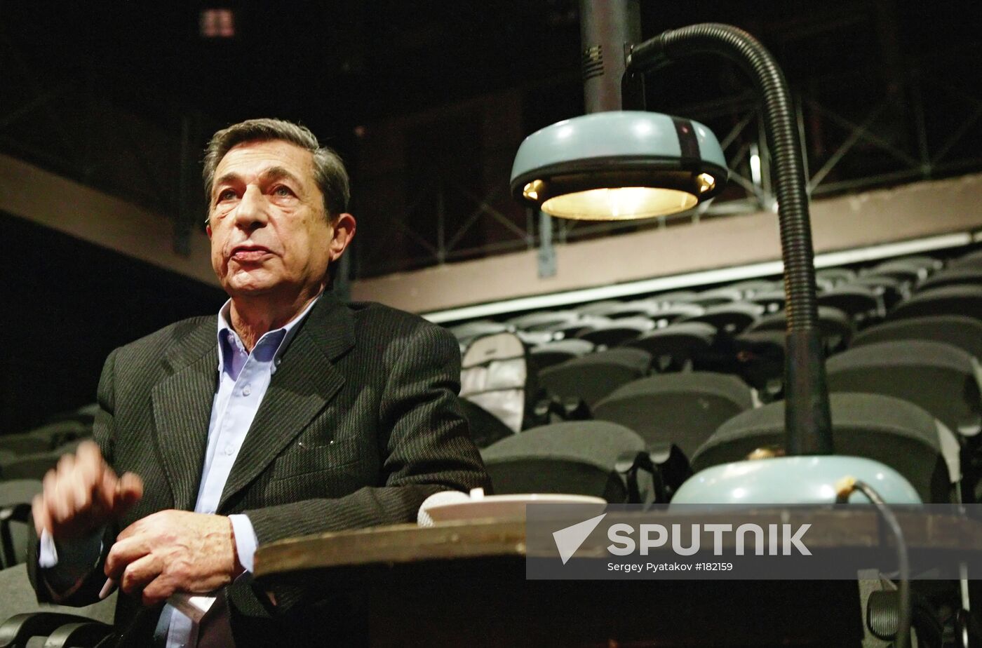 Poetry recital at Sovremennik Theatre