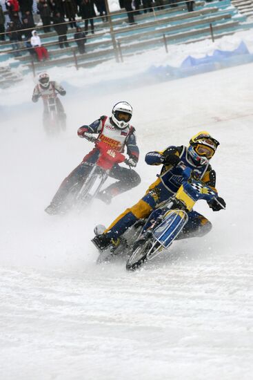 Semi finals of the Russian motorcycle ice racing championship 