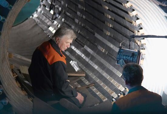 Testing new turbine-generator