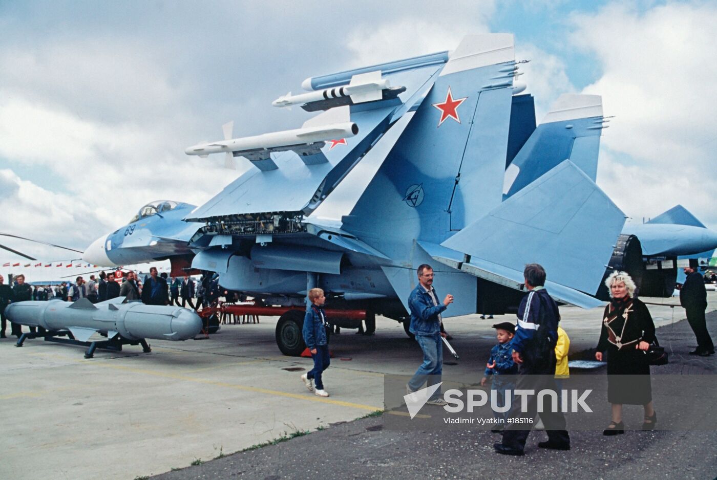A Sukhoi Su-33 Flanker warplane