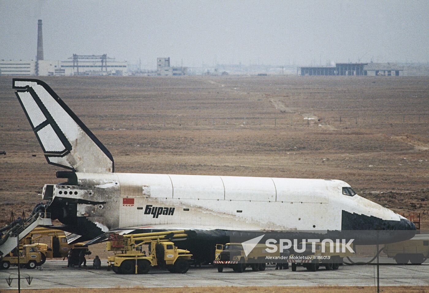 Buran space shuttle landing