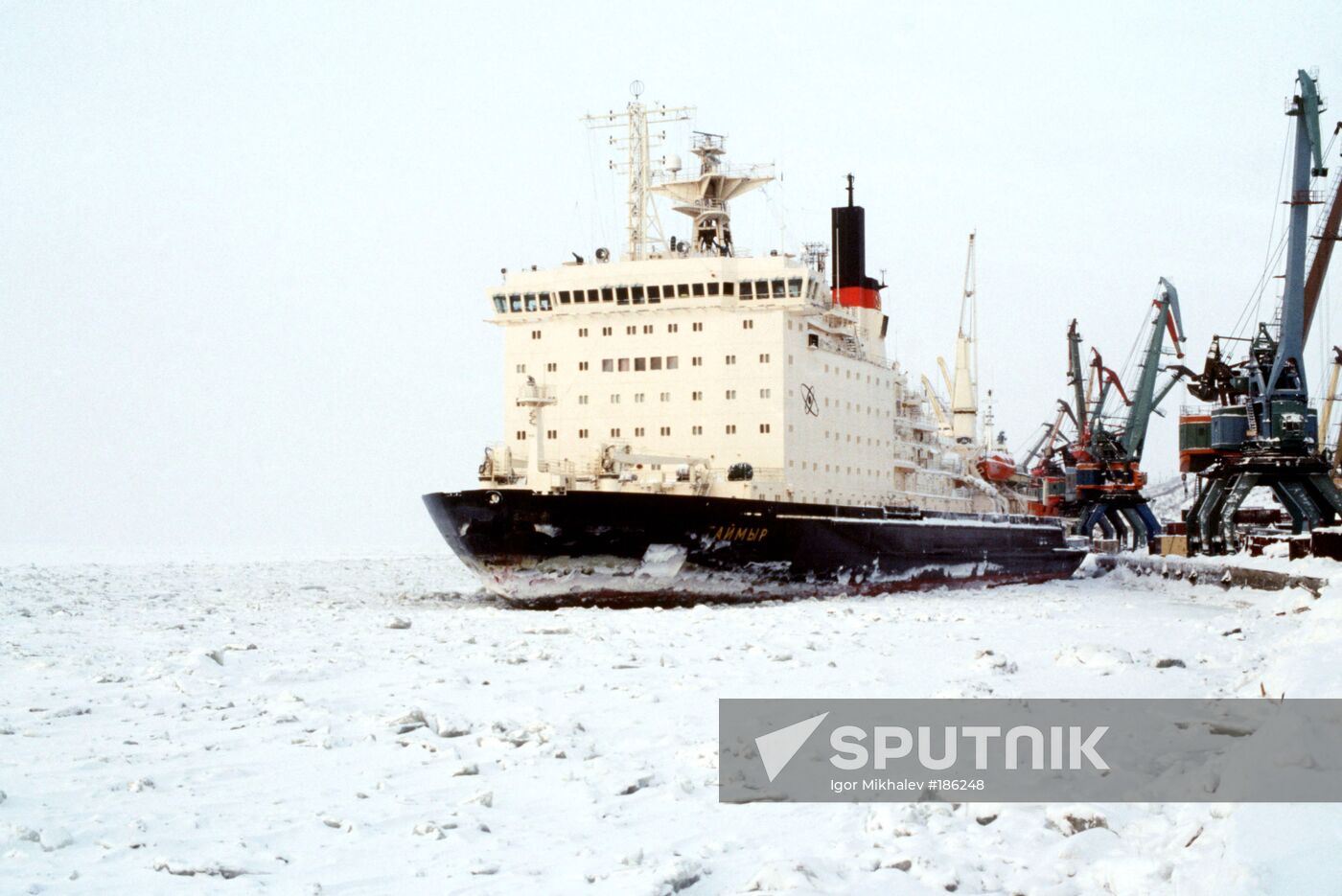 Taimyr icebreaker