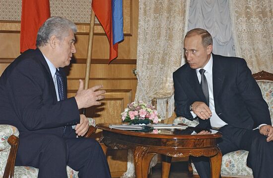 Vladimir Putin Vladimir Voronin meeting Kiev 