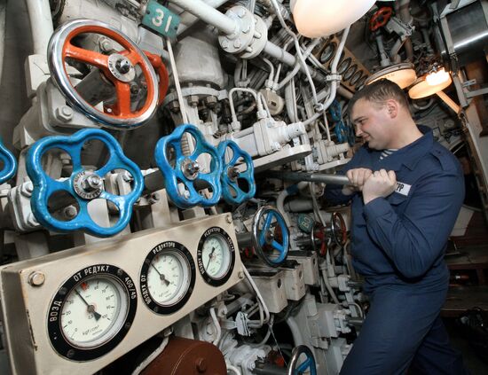 The crew of a diesel-powered submarine