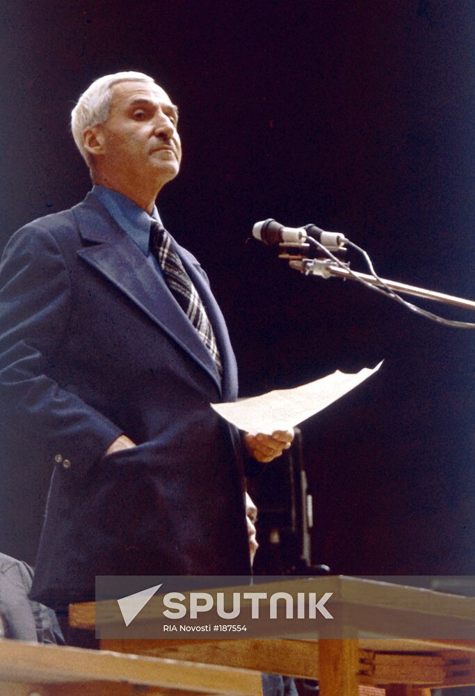 Simonov writer