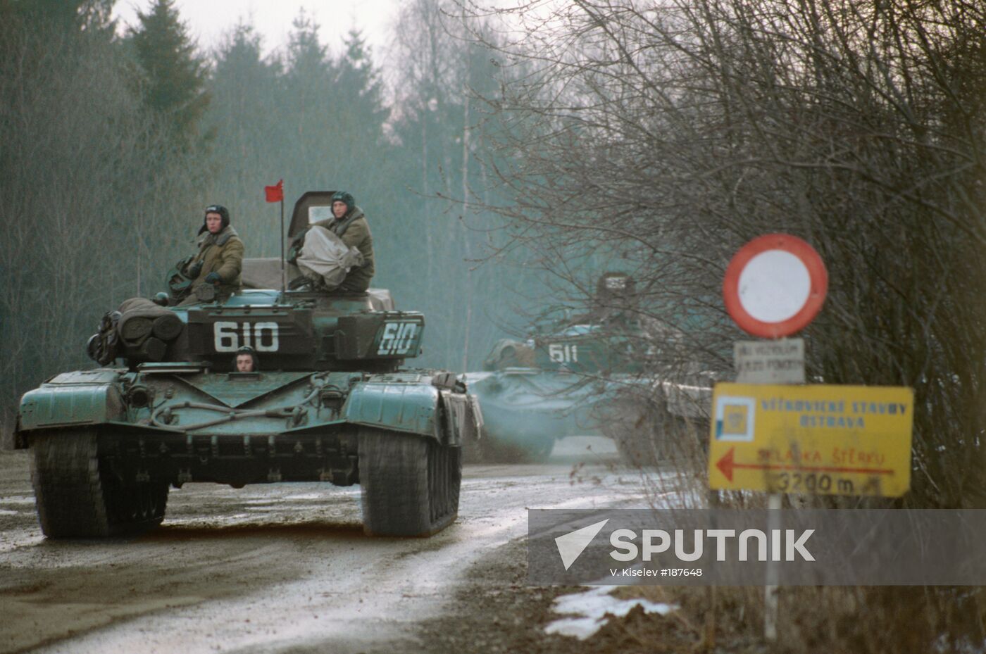 Czechoslovak Socialist Republic tanks withdrawal