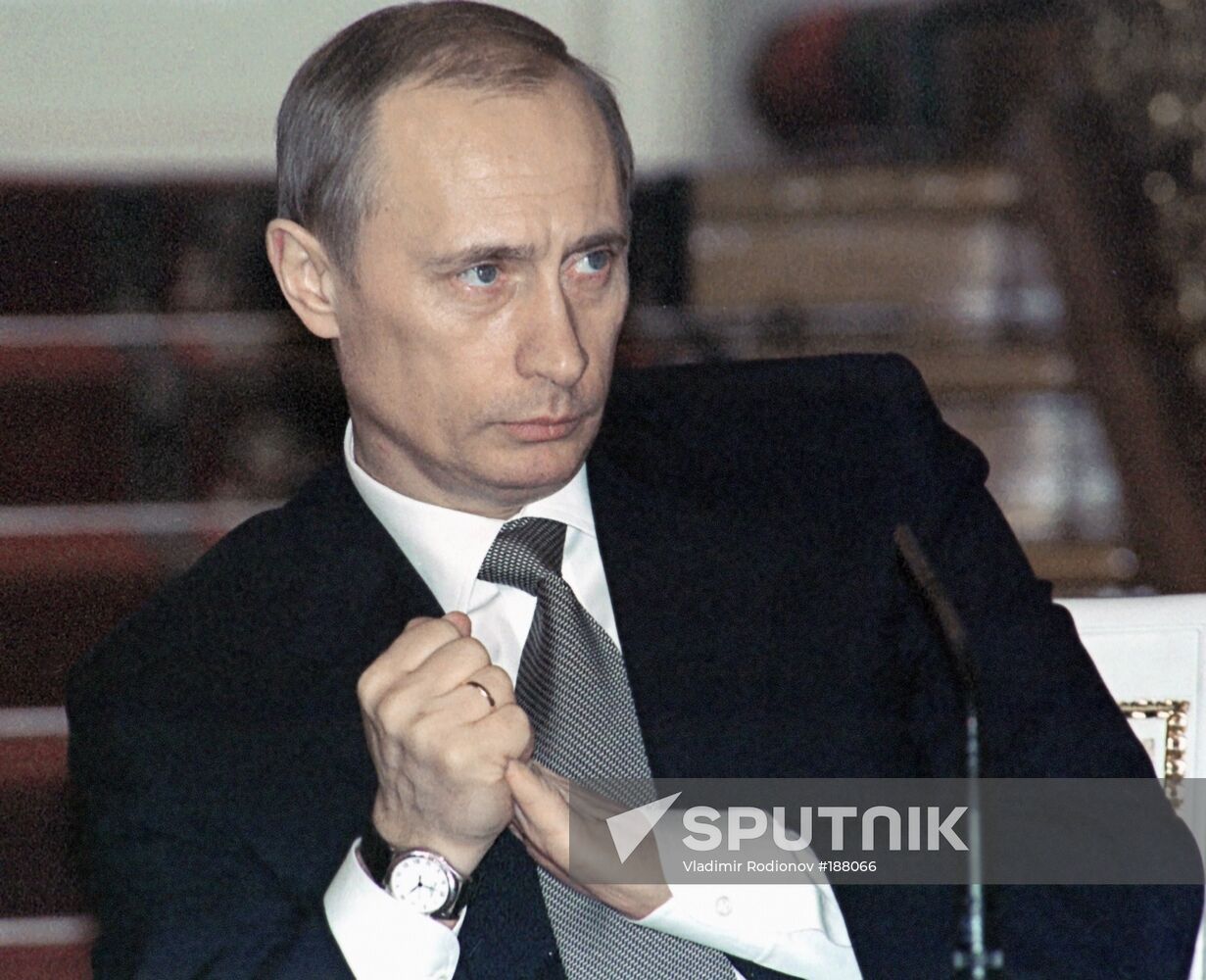 Putin Koizumi news conference Kremlin 