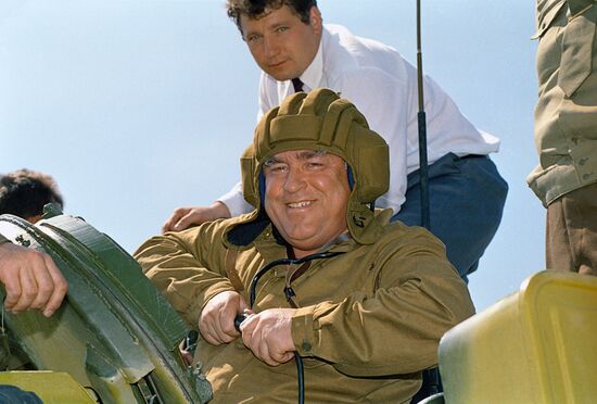 Chernomyrdin Far Eastern Military District tank