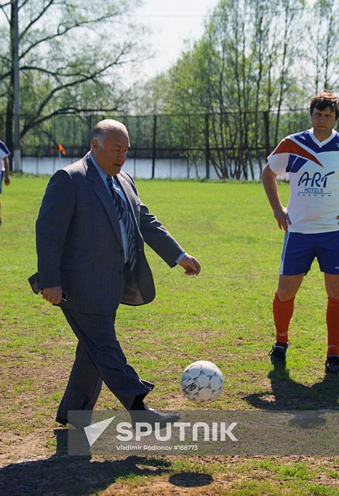 Chernomyrdin football match, government, former CSKA players