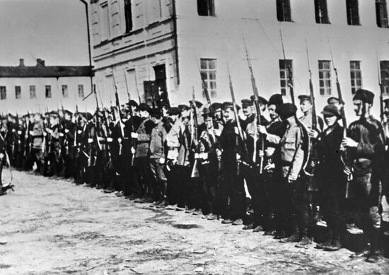 RED GUARDS TRAINING WEAPONS