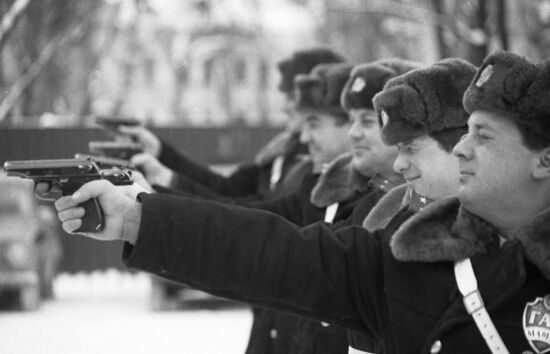 TRAFFIC POLICE OFFICERS TARGET SHOOTING PRACTICE