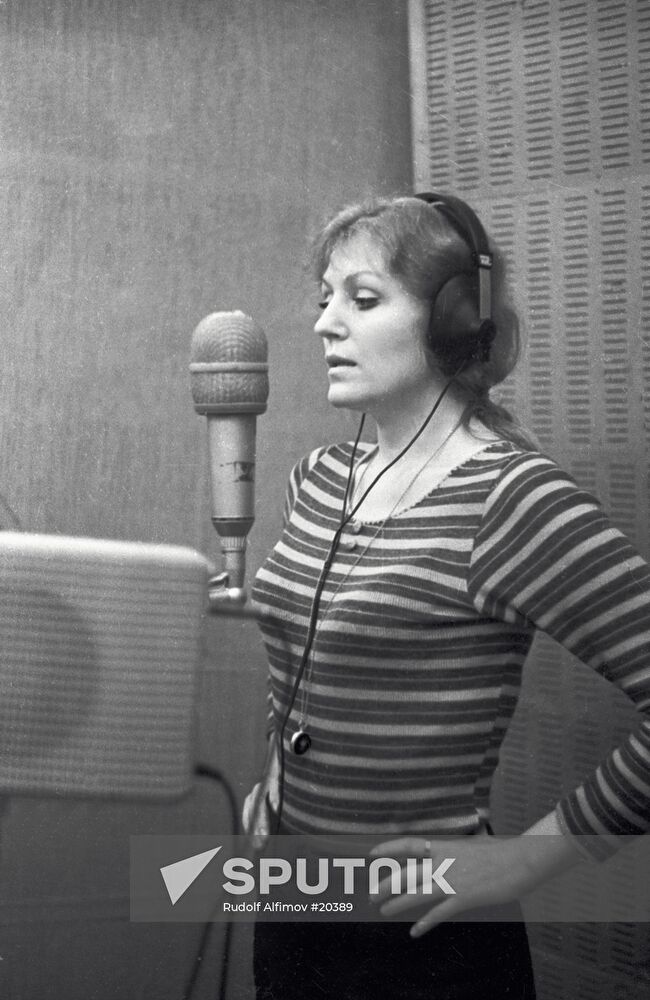 SINGER GERMAN REHEARSAL