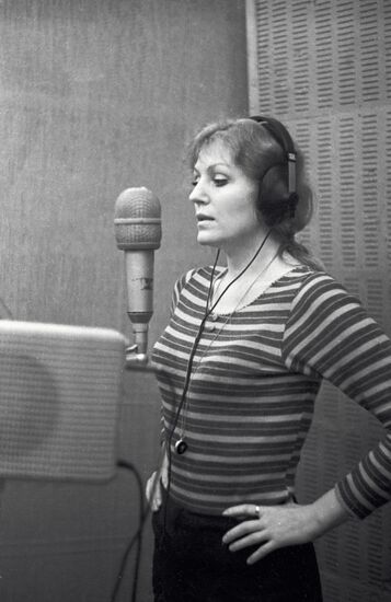 SINGER GERMAN REHEARSAL