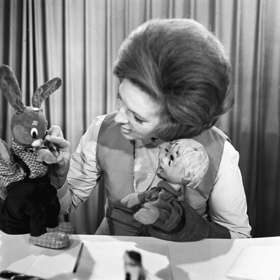 LEONTYEVA GOODNIGHT CHILDREN