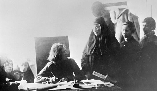 NURSES VOLUNTEERS PETROGRAD