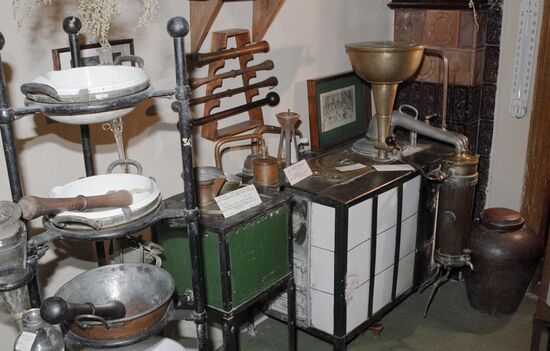 OLD IMPLEMENTS LVOV