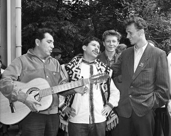 FESTIVAL MEXICANS SONGS