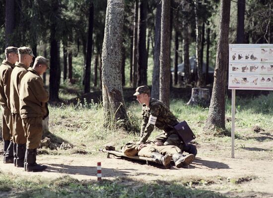 SOLDIERS TRAINING SAVING OF DROWNING